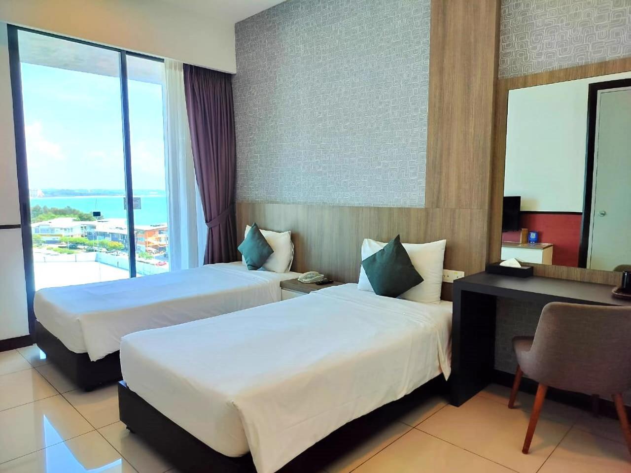 D'Wharf Hotel & Serviced Residence Port Dickson Exteriör bild