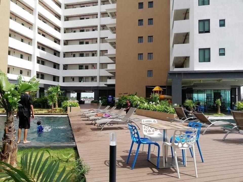D'Wharf Hotel & Serviced Residence Port Dickson Exteriör bild