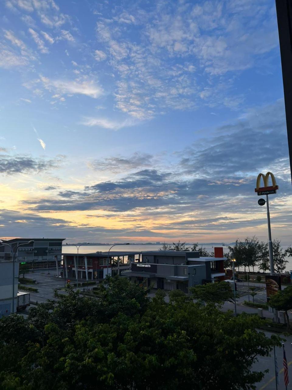D'Wharf Hotel & Serviced Residence Port Dickson Exteriör bild